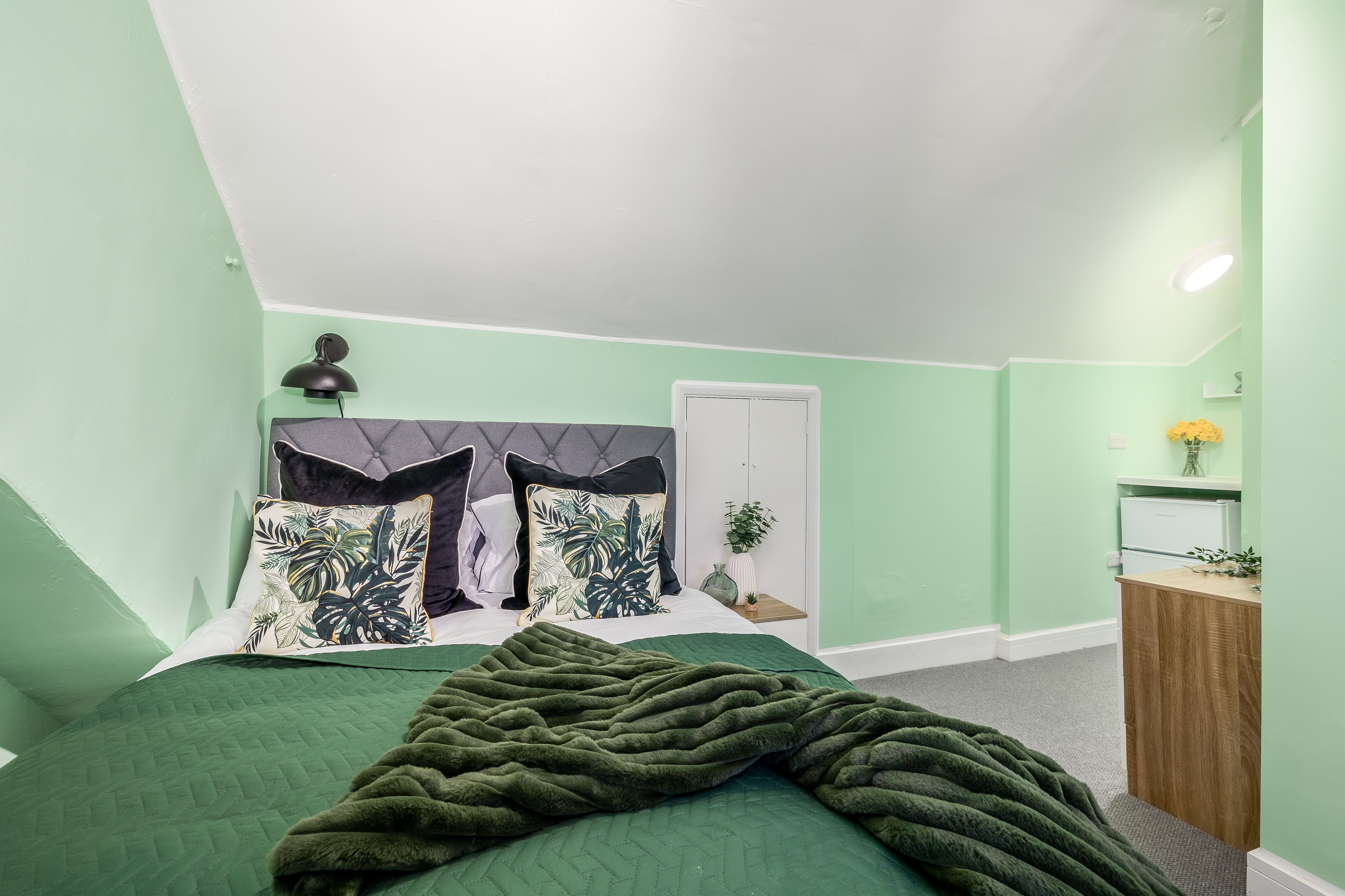Room 4 – Hinckley