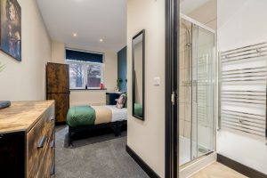 Crown House, Nuneaton, CV11 4BX